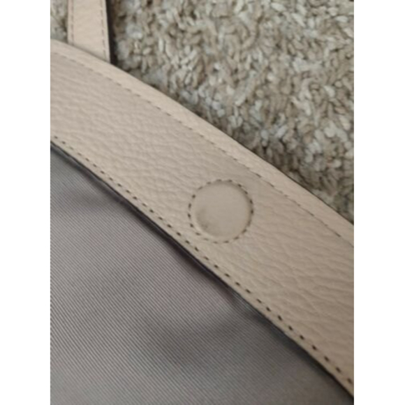 Marc Jacobs Empire City Mini Leather Messenger Crossbody Bag  Biege Purse - Picture 7 of 10